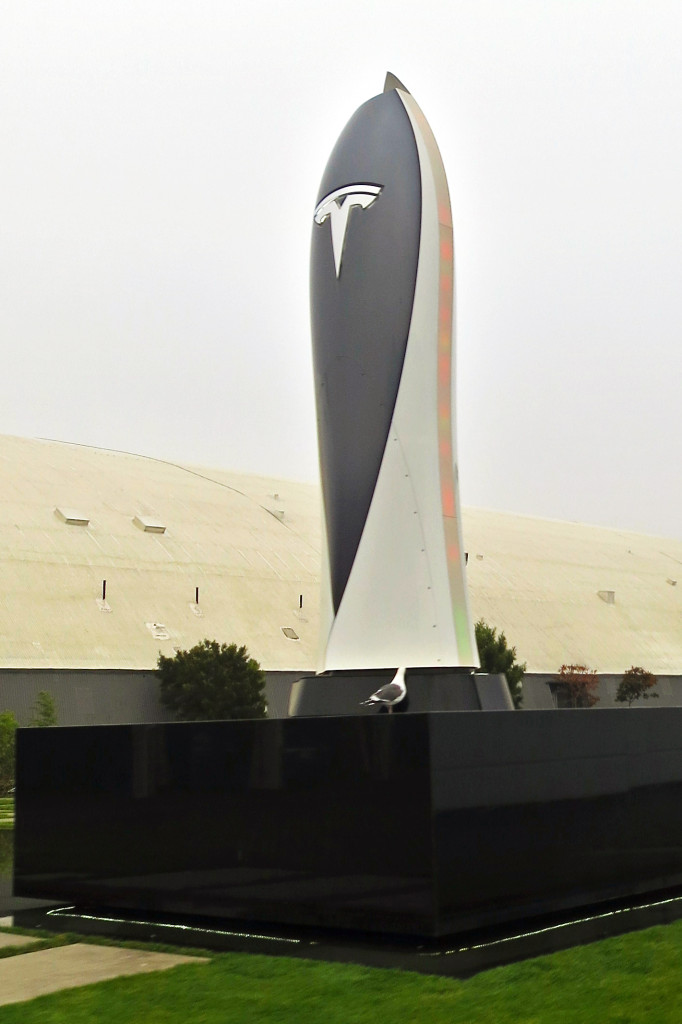 Tesla_Obelisk_(2)