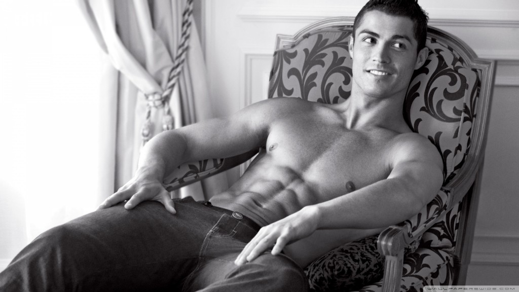 Top-10-Best-Male-Abs-In-Hollywood-Cristiano-Ronaldo