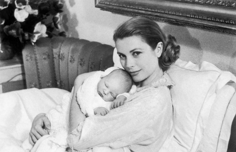 Грейс Келли и новорожденный принц Альбер, 1958 год, Монако