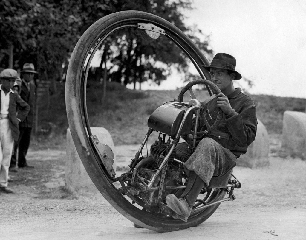 M. Goventosa на моноцикле, Италия, 1931