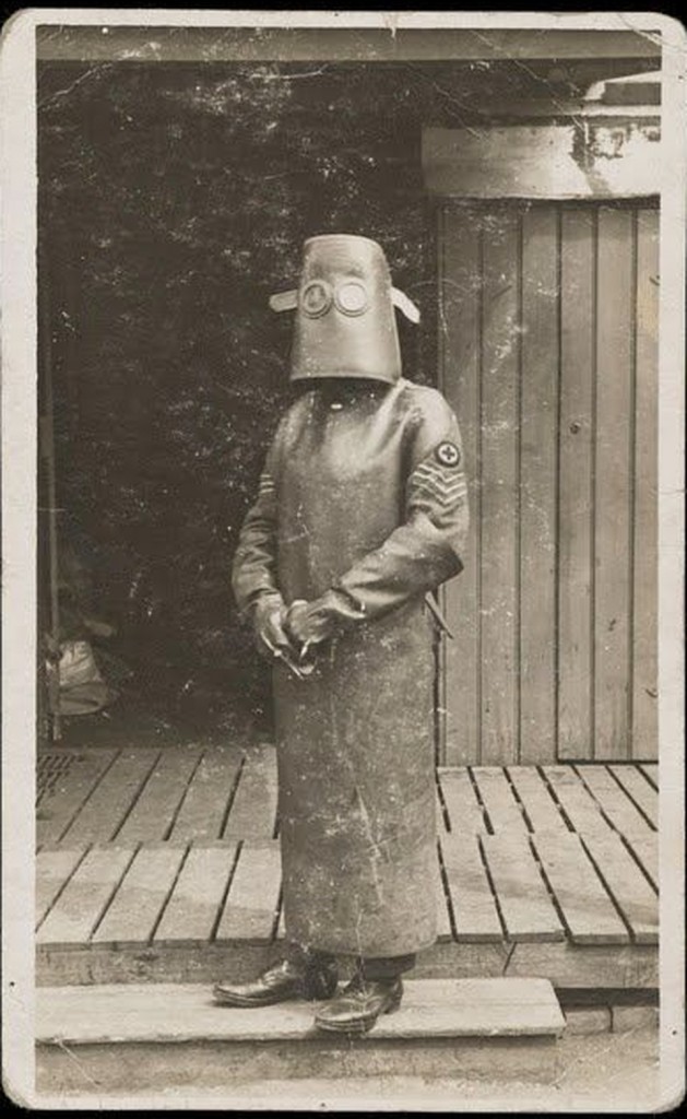 Костюм для защиты от рентгеновского излучения, 1918